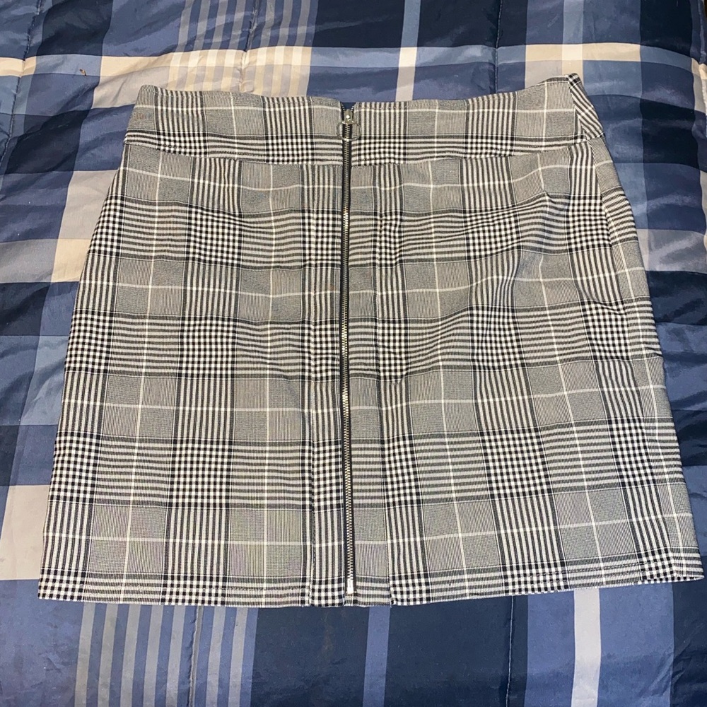 INC International Concepts Black & White Mini Skirt, Large